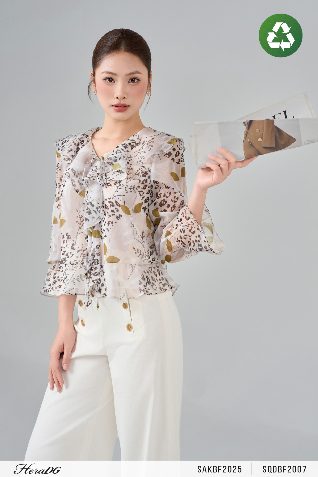 Ảnh của Áo kiểu cổ bèo thắt nơ